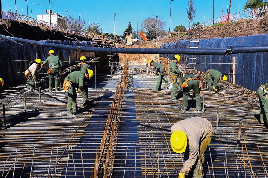 LA PROVINCIA ADJUDICÓ OBRAS DE CAPTACIÓN DE AGUA PARA 15 MUNICIPIOS