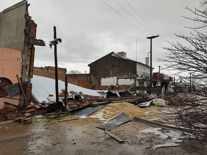 LA PROVINCIA ASISTE A LOS DAMNIFICADOS TRAS EL TEMPORAL EN SALADILLO