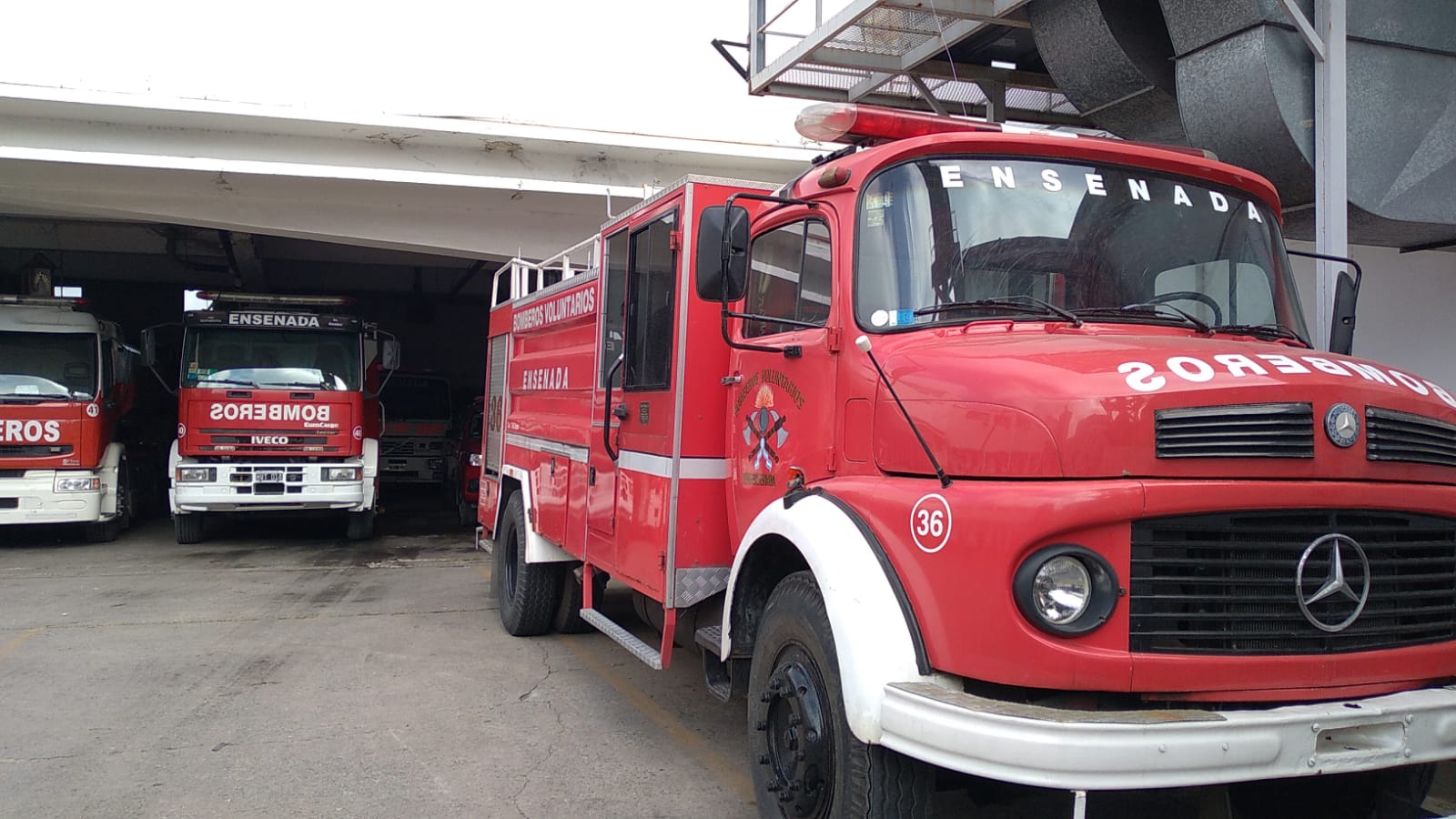 BOMBEROS DE ENSENADA VIAJAN A LOS INCENDIOS DEL DELTA