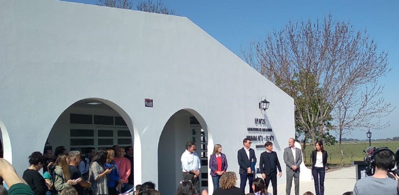 AXEL KICILLOF INAUGURÓ UNA NUEVA ESCUELA PRIMARIA