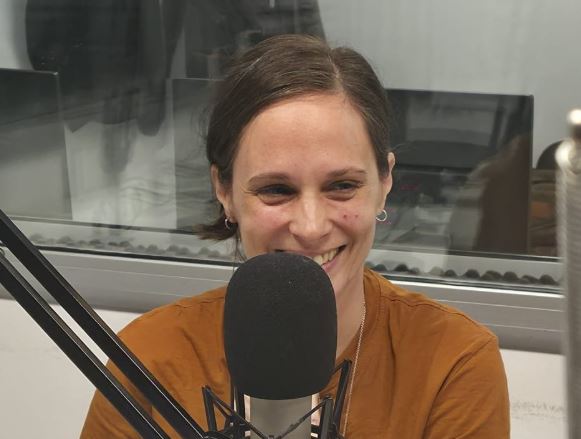 ROMINA PAULA: “PASO MUCHO TIEMPO CON LOS LIBROS”