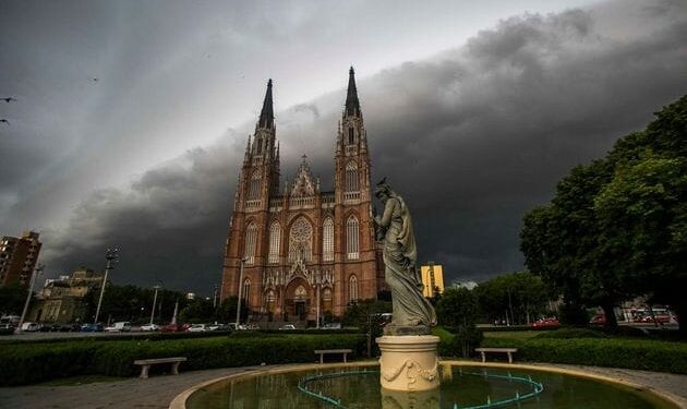 ADVIERTEN QUE SE ESPERAN FUERTES VIENTOS PARA LA TARDE