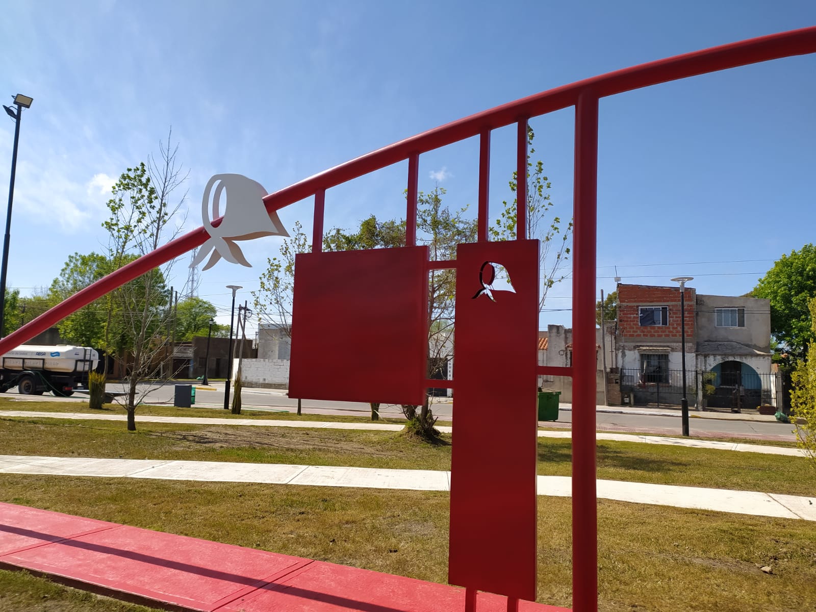 SE INAUGURA EL "PARQUE MADRES DE PLAZA DE MAYO".