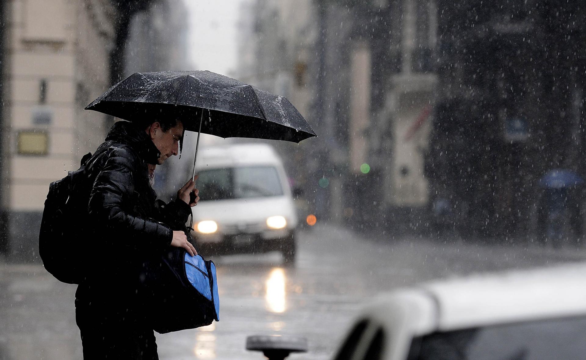 ADVIERTEN QUE LLOVERÁ TODO EL DÍA Y CON MAYOR INTENSIDAD POR LA TARDE