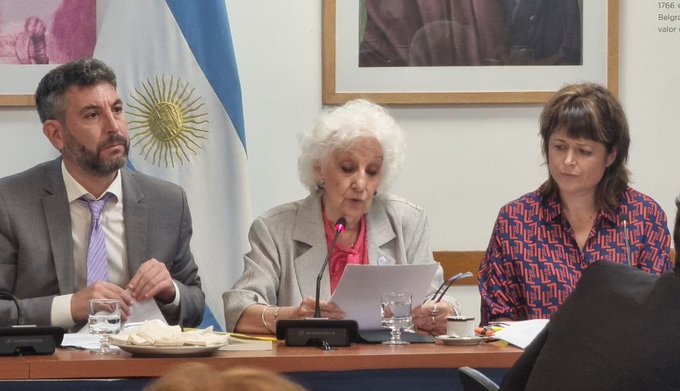 ESTELA DE CARLOTTO: “ESPEREMOS QUE ESTO SIRVA PARA CONSOLIDAR LA DEMOCRACIA “