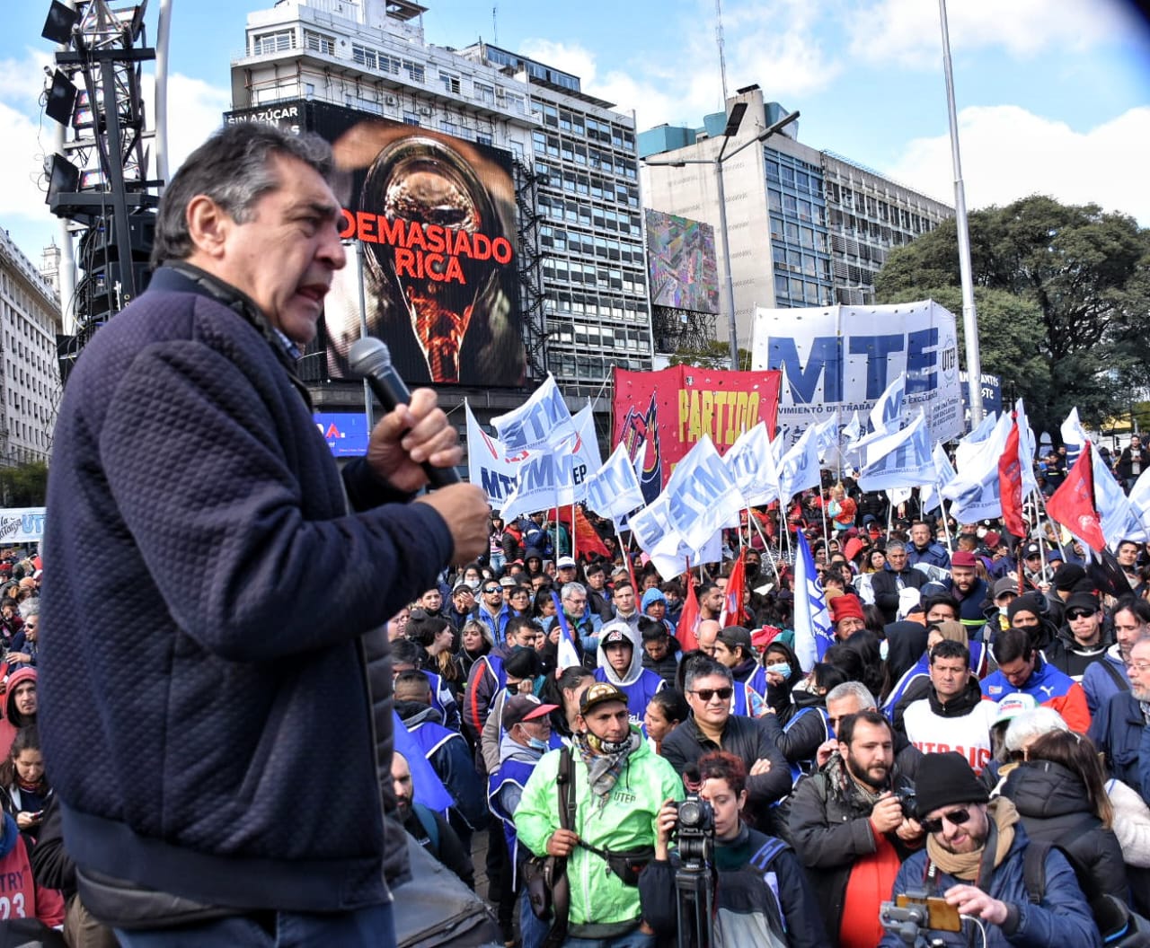 “PARECIERA QUE EL PALACIO ANDA POR UN LADO Y LA CALLE ANDA POR OTRO”