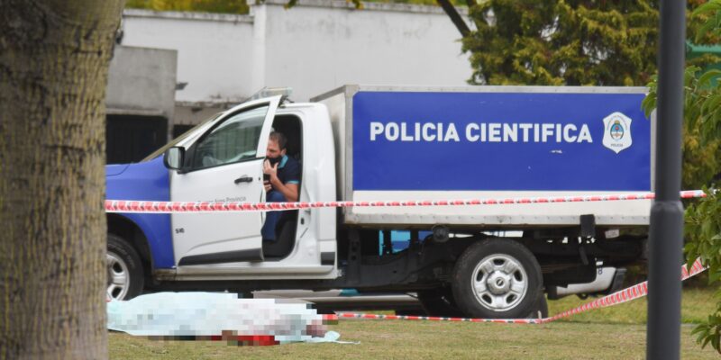 ENCONTRARON UN HOMBRE MUERTO EN 29 Y 52