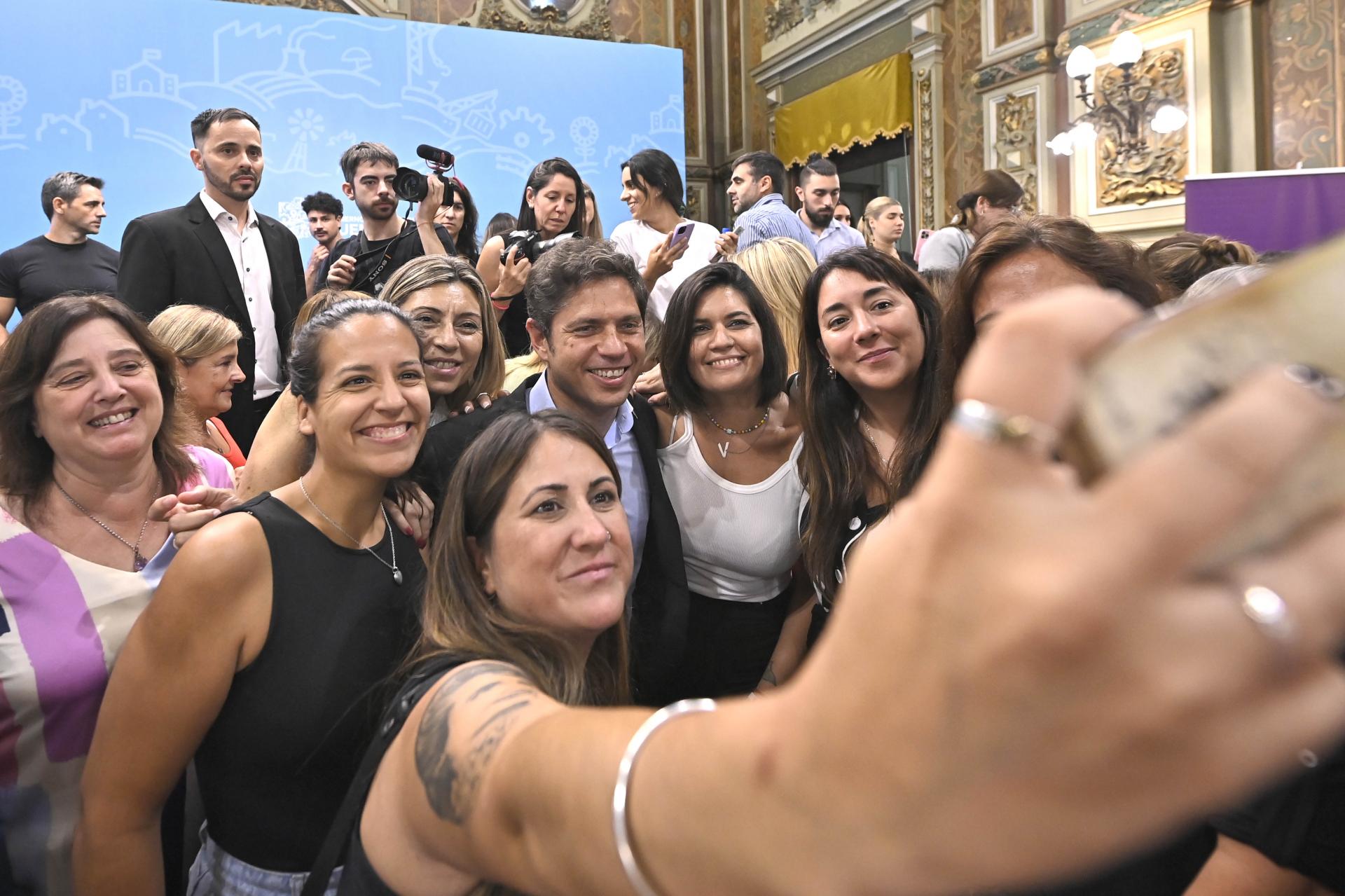 AXEL KICILLOF: “DESDE LA PROVINCIA VAMOS A SEGUIR APOYÁNDOLAS CON NUESTRAS POLÍTICAS”