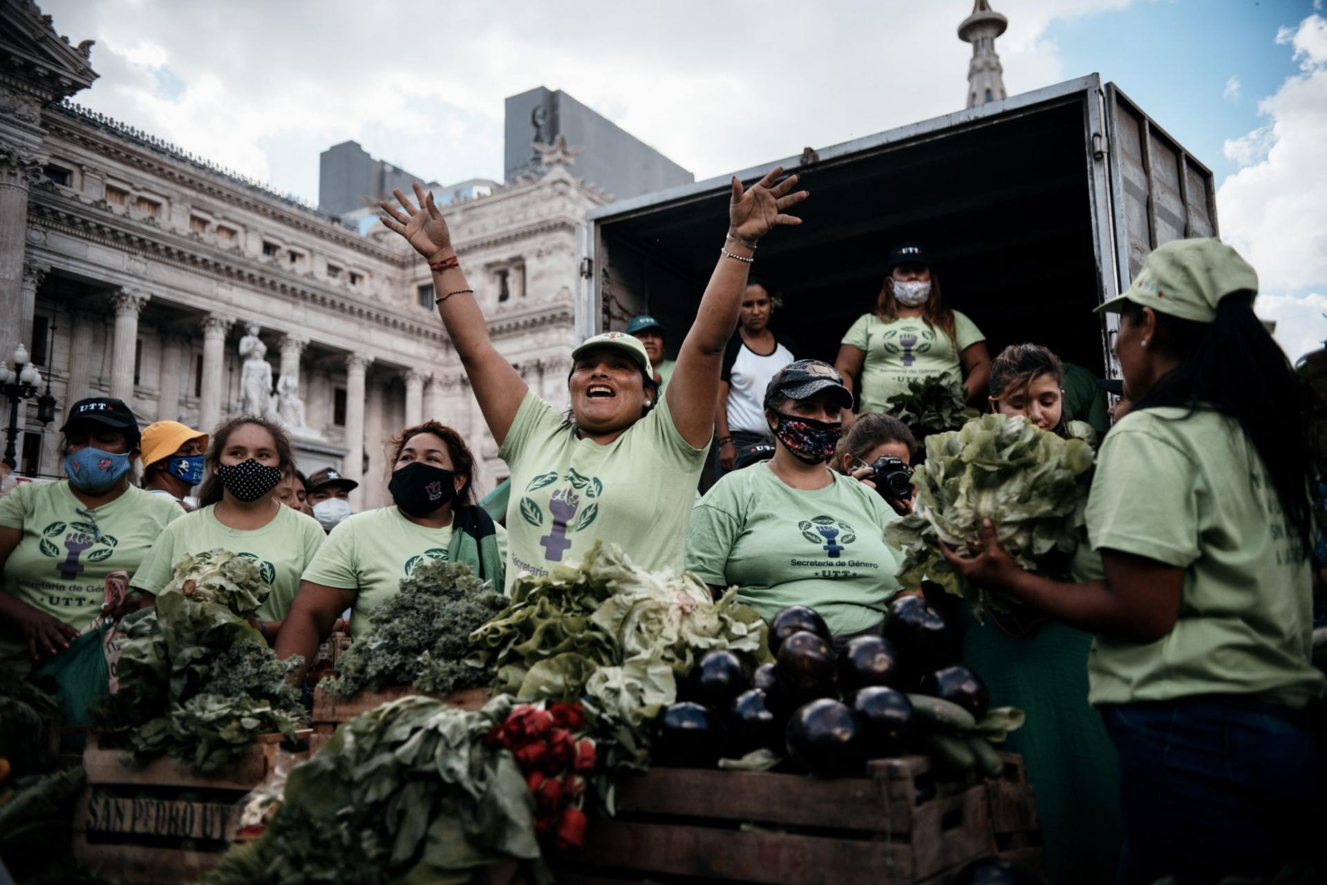 CULMINA EL TERCER DÍA DE ACAMPE DE LOS PRODUCTORES DE LA ECONOMÍA POPULAR