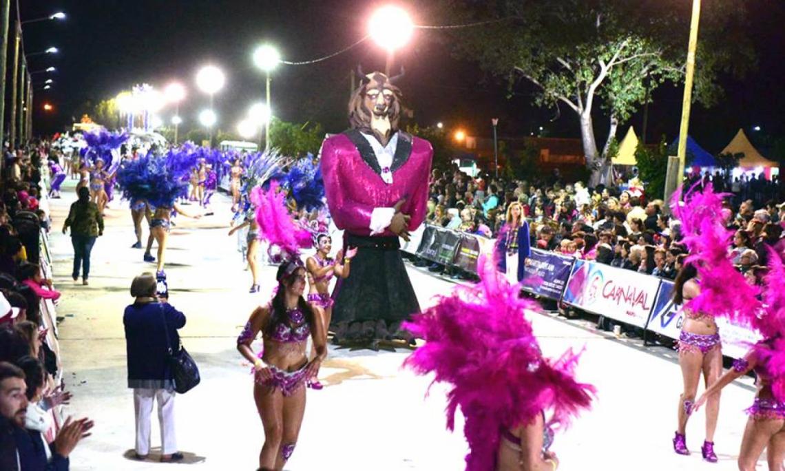 MAIPÚ: LA FIESTA NACIONAL DEL CARNAVAL DE LA AMISTAD LLEGÓ A SU TRIGÉSIMA EDICIÓN