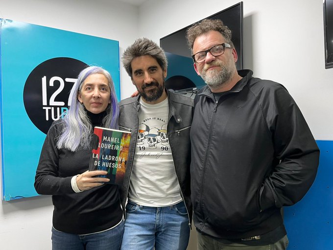 MANEL LOUREIRO PRESENTÓ “LA LADRONA DE HUESOS”